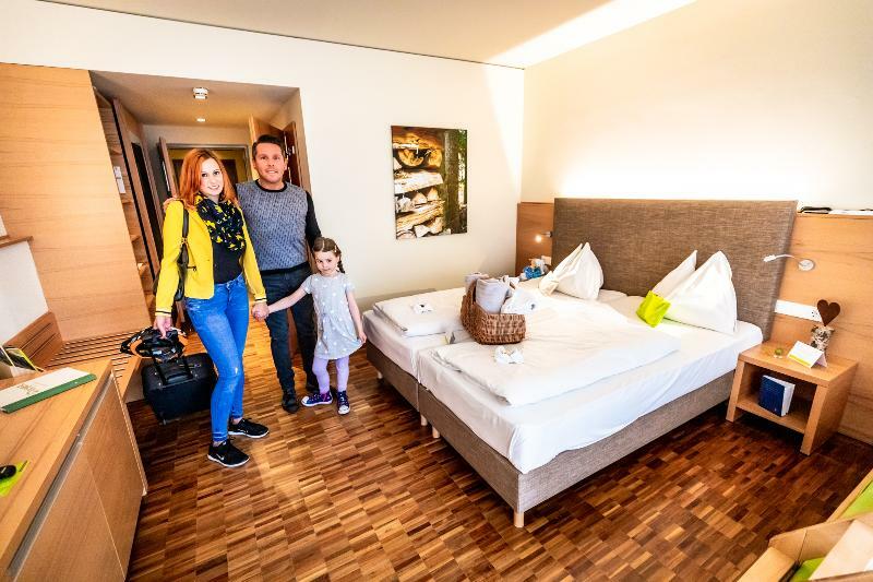 Lambrechterhof - Das Naturparkhotel Sankt Lambrecht Ngoại thất bức ảnh